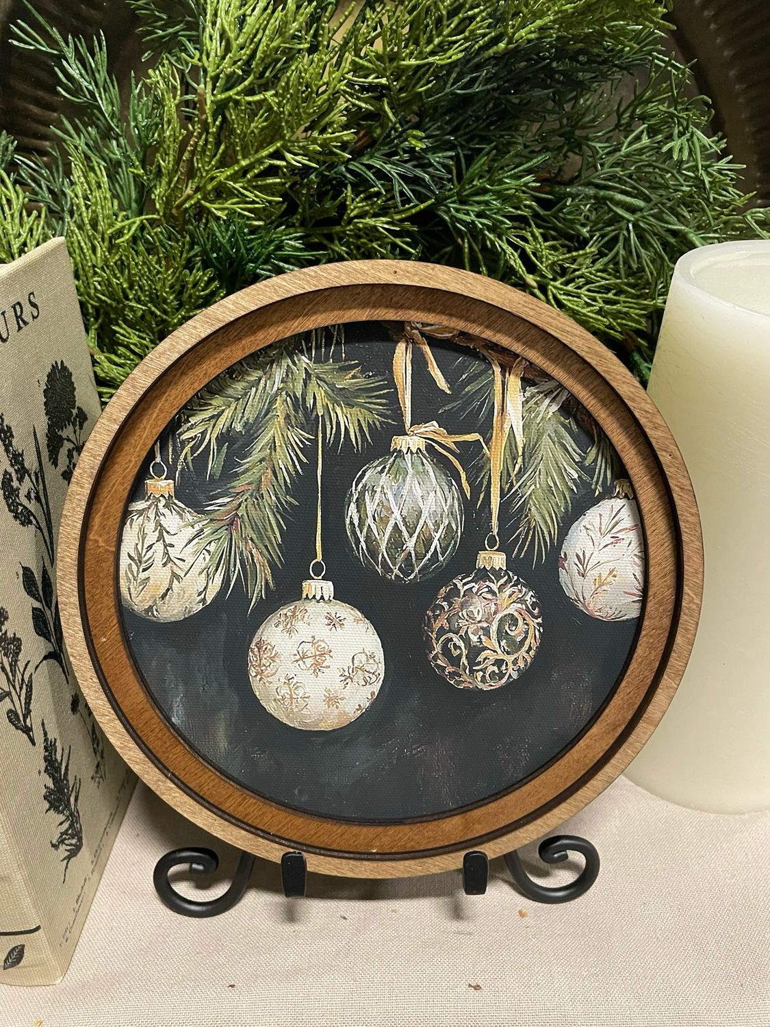 Red 8&quot; R Ornaments