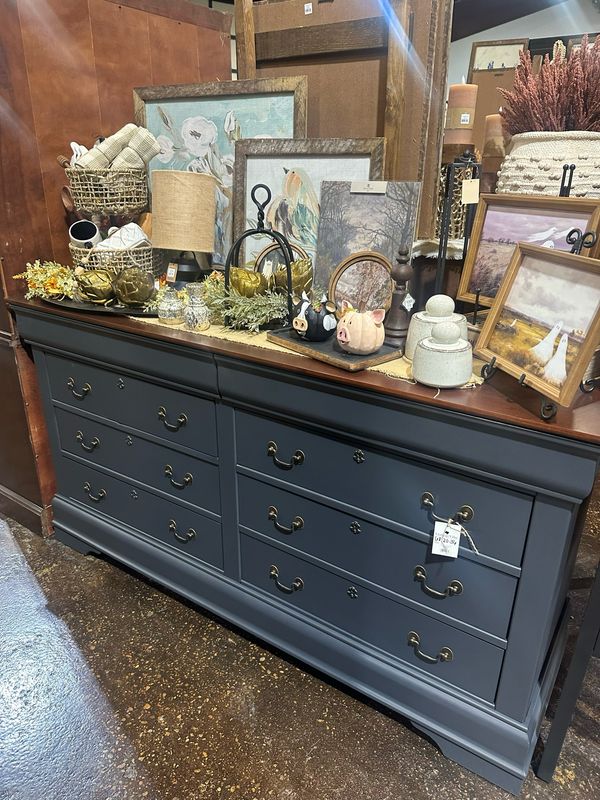 VV Black Sands Dresser 68x20x36