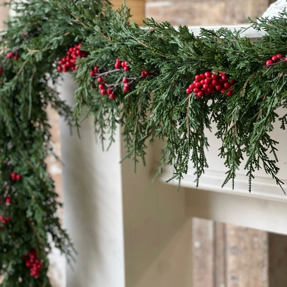Lan 6&#39; Emerlald Falls Berry Garland