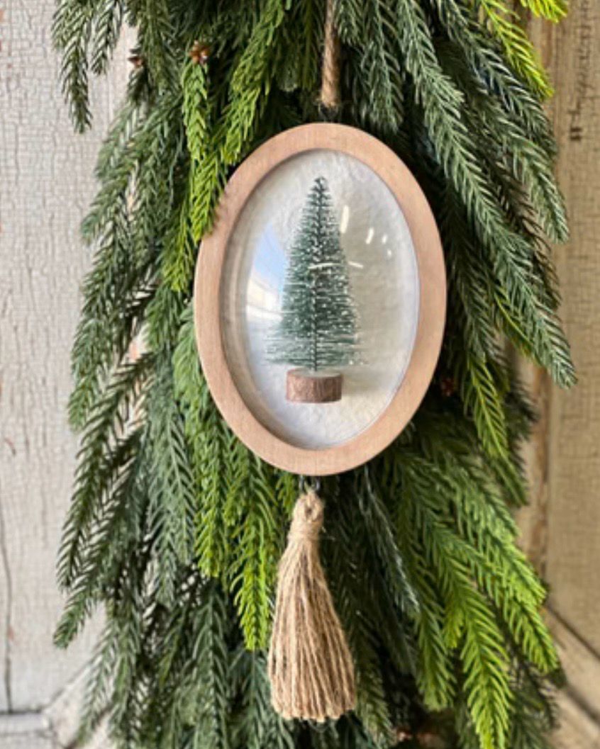 Lan Holiday Ornament Tree