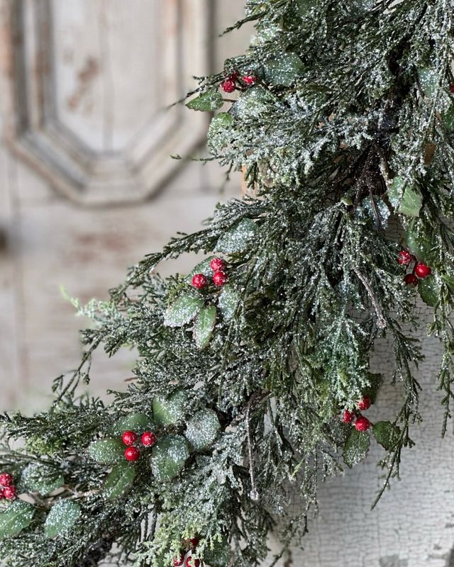 Lan 6' Holly Hill Cedar Garland