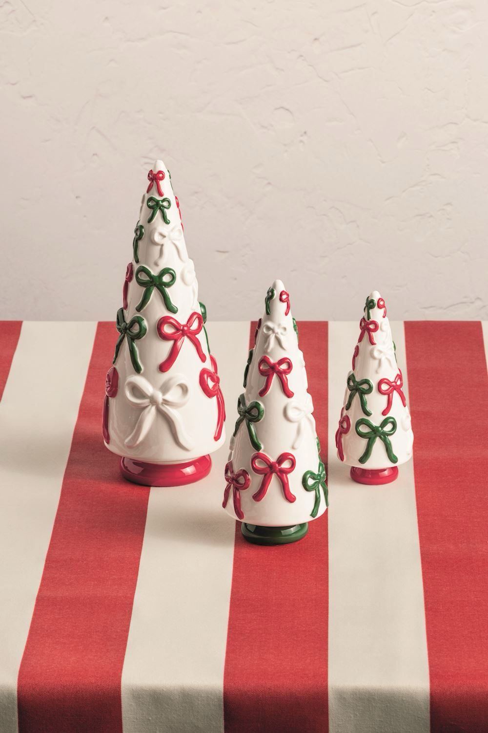 MP Sm Bow Ceramic Xmas Tree 6.5&quot;