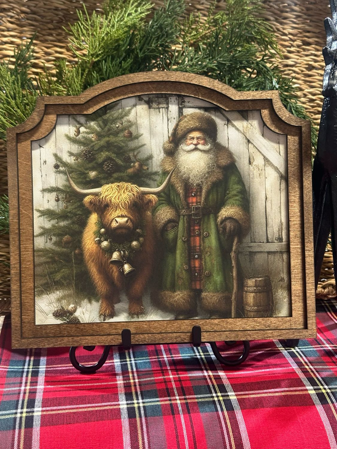 Red 10x9 Highland Santa Green