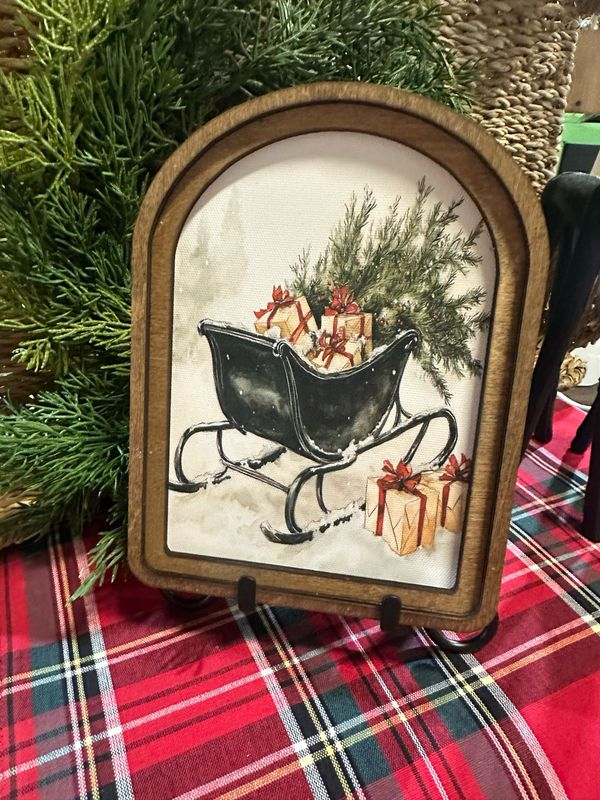 Red Arch Black Sleigh 8x6
