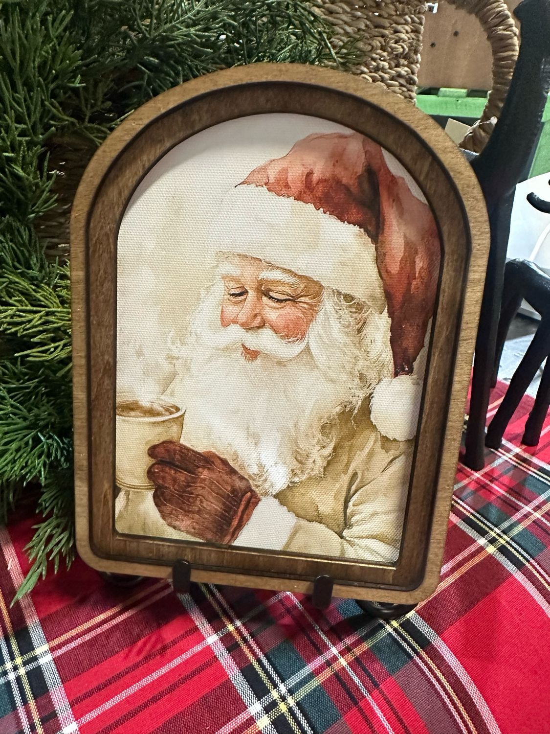 Red Arch Cocoa Santa 8x6