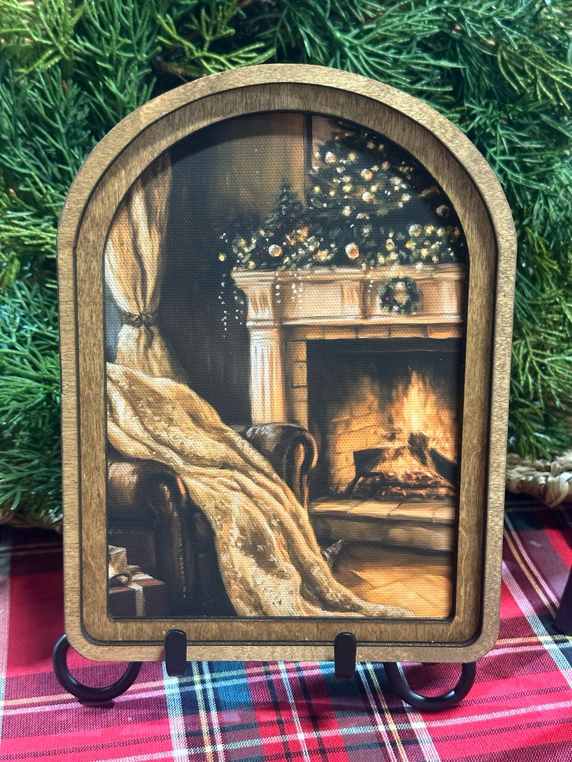 Red Arch Holiday Mantel 8x6