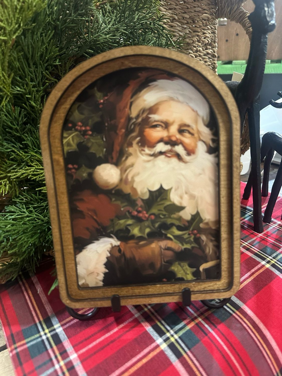 Red Arch Vintage Santa 8x6