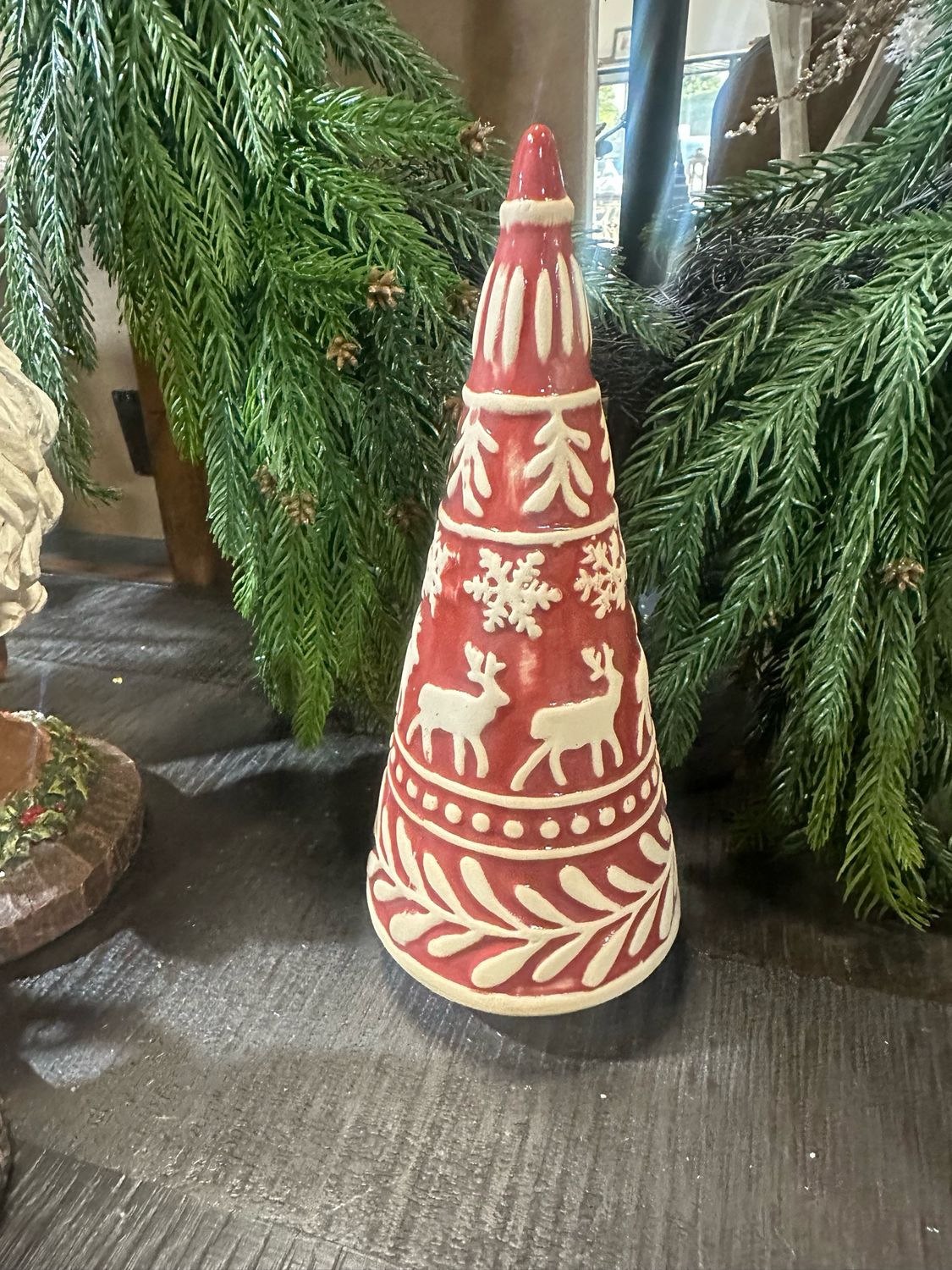 Ger Md Ceramic Tree Red 9&quot;