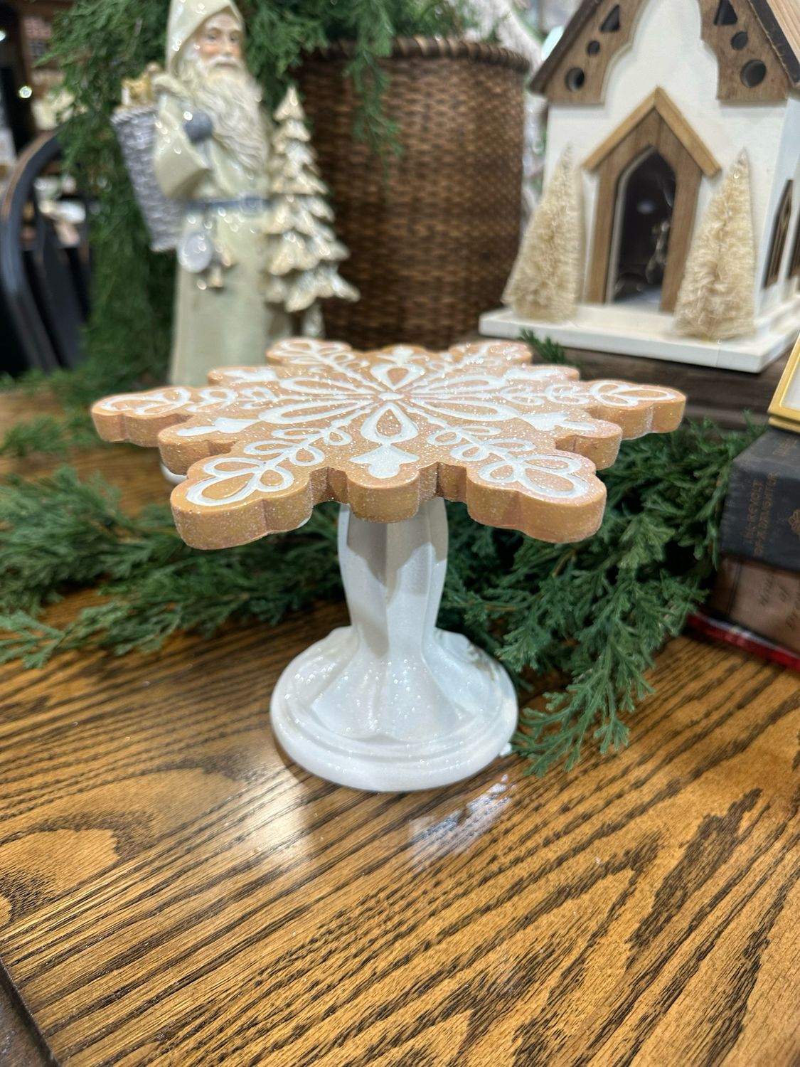ARL 8x4 Gbread Cookie Pedestal