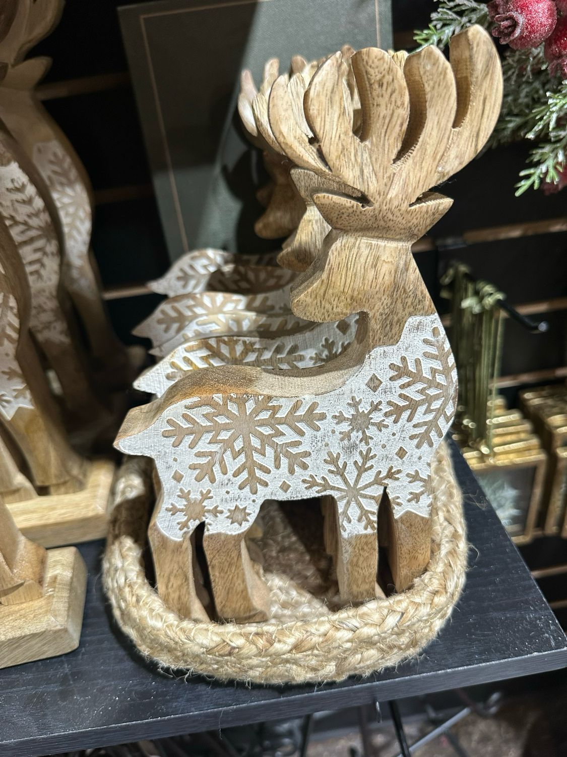 WTC Sm Wht/Snowflake Mango Deer 9.25&quot;
