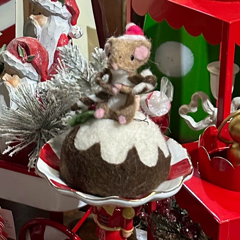 CCO Red Hat Felt Mouse On Cake 7&quot;