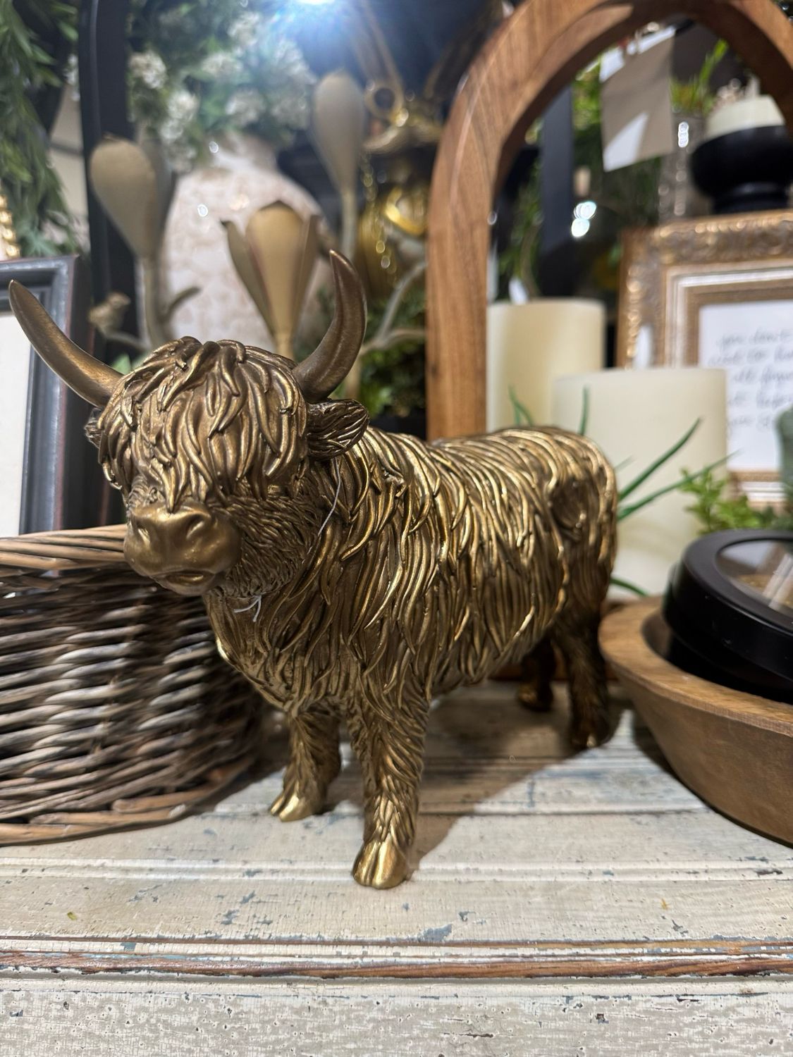 AB 10x3.5x7 Highland Cow Statue