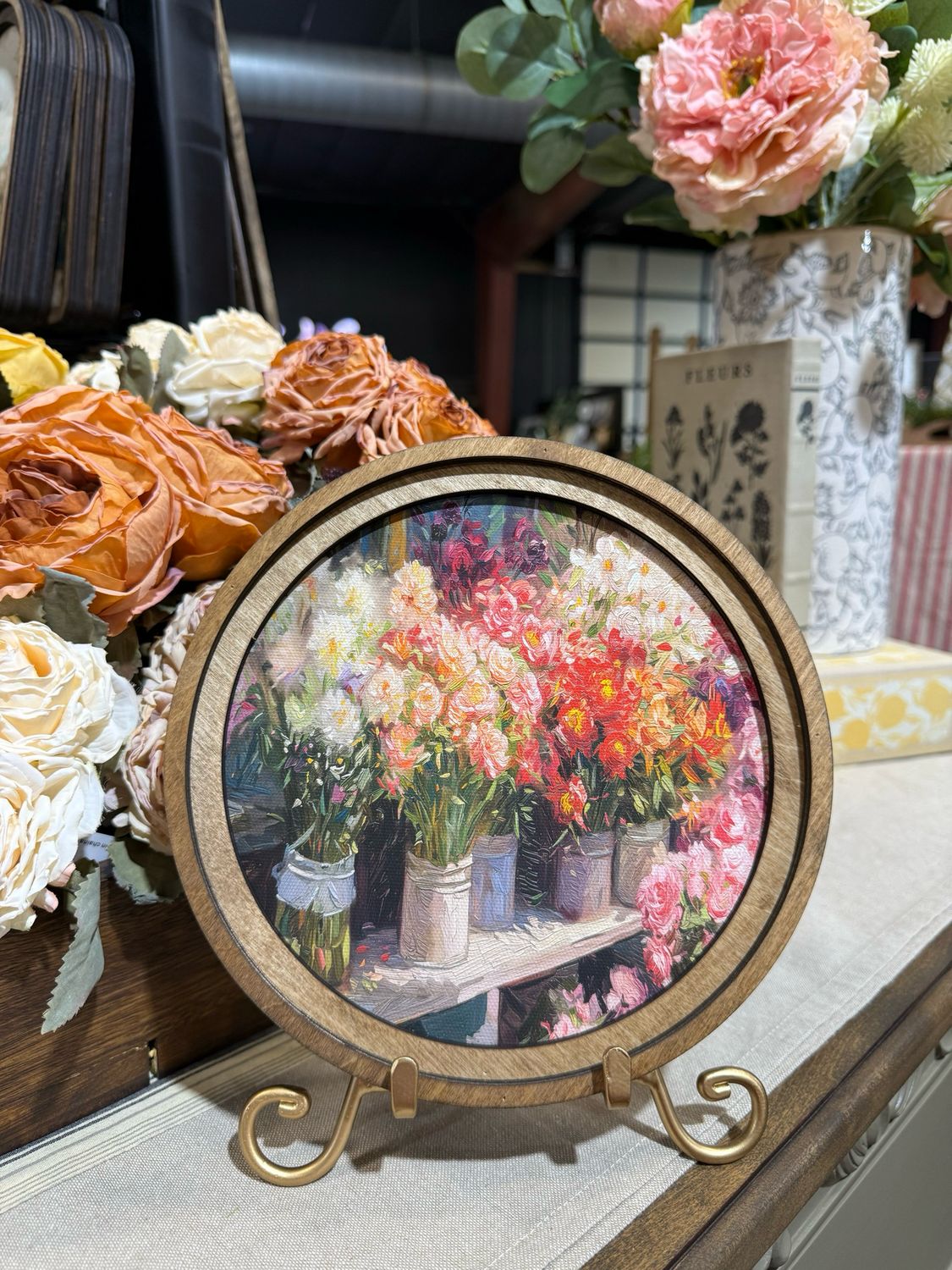 Red 8" R Flower Shop