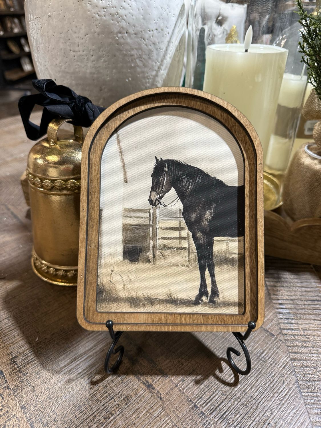 Red Arch Black Horse 8x6