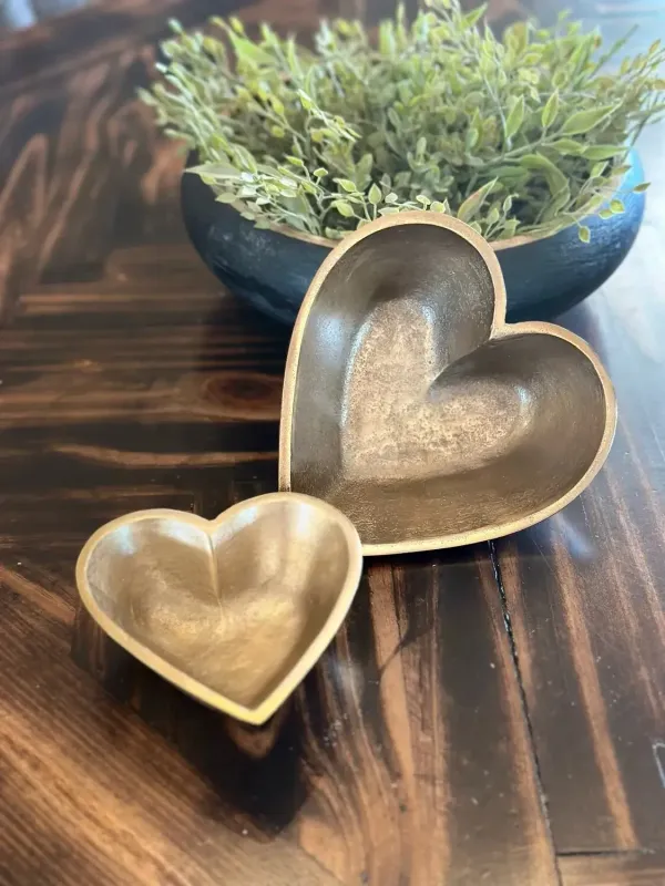 Pdg Lg Ant. Brass Heart Bowl 6.25x6