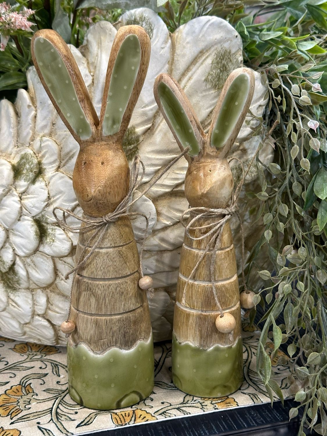 VHC Enamel Bunny Grn 9x2