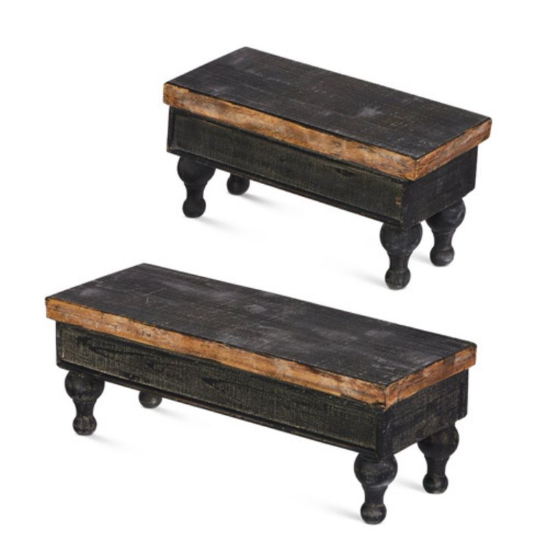 ARL Lg Antique Black Riser 15.75x6x5.75