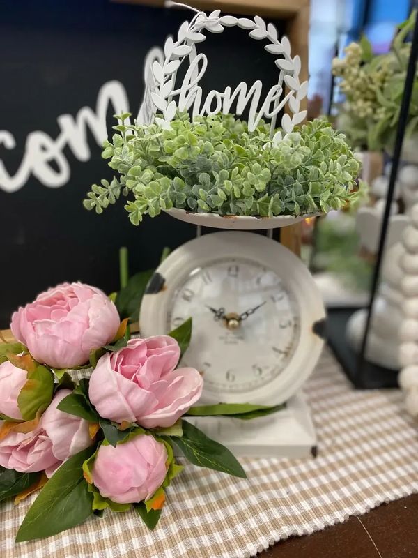 Cwi White Scale Clock