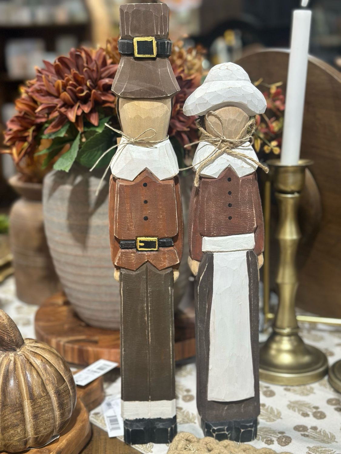 MP Female Wood Pilgrim Sitter 16"
