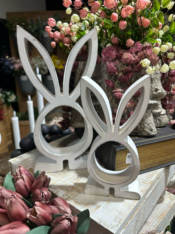 WTC Sm Round Open Cutout Bunny 8"