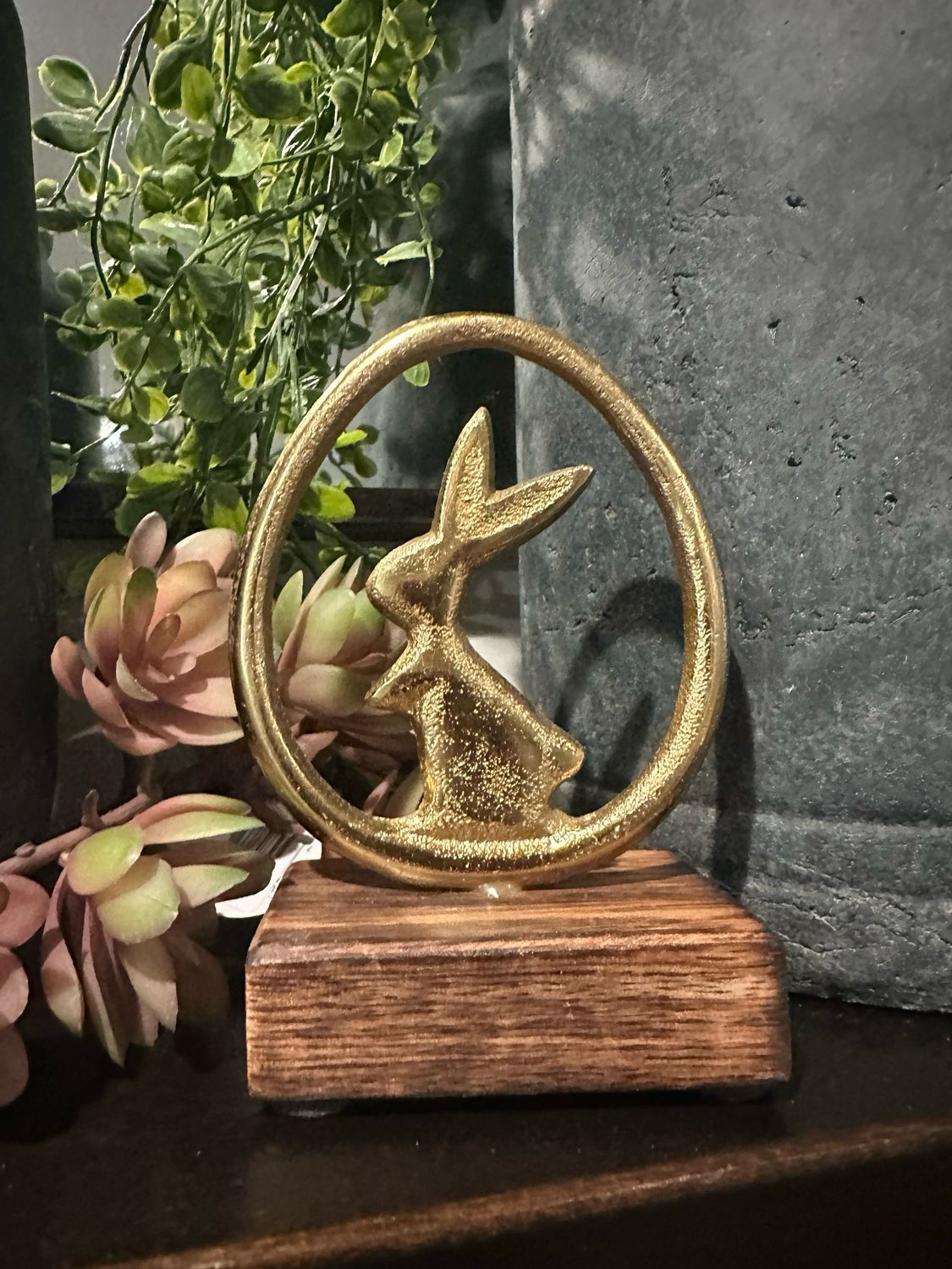 WTC Sm Golden Bunny Egg Stand 5"