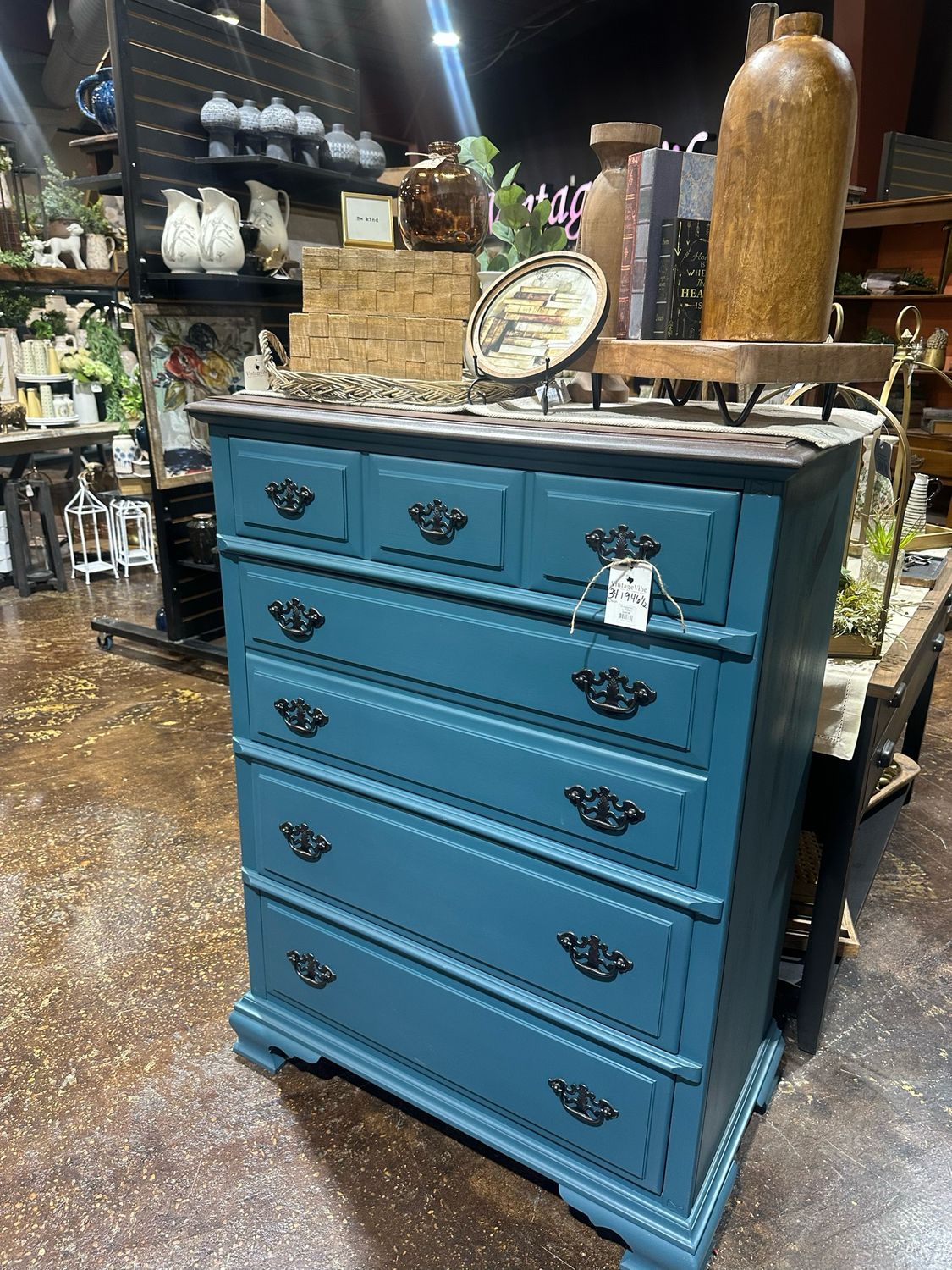 VV Antebellum Chest 34x19x46.5