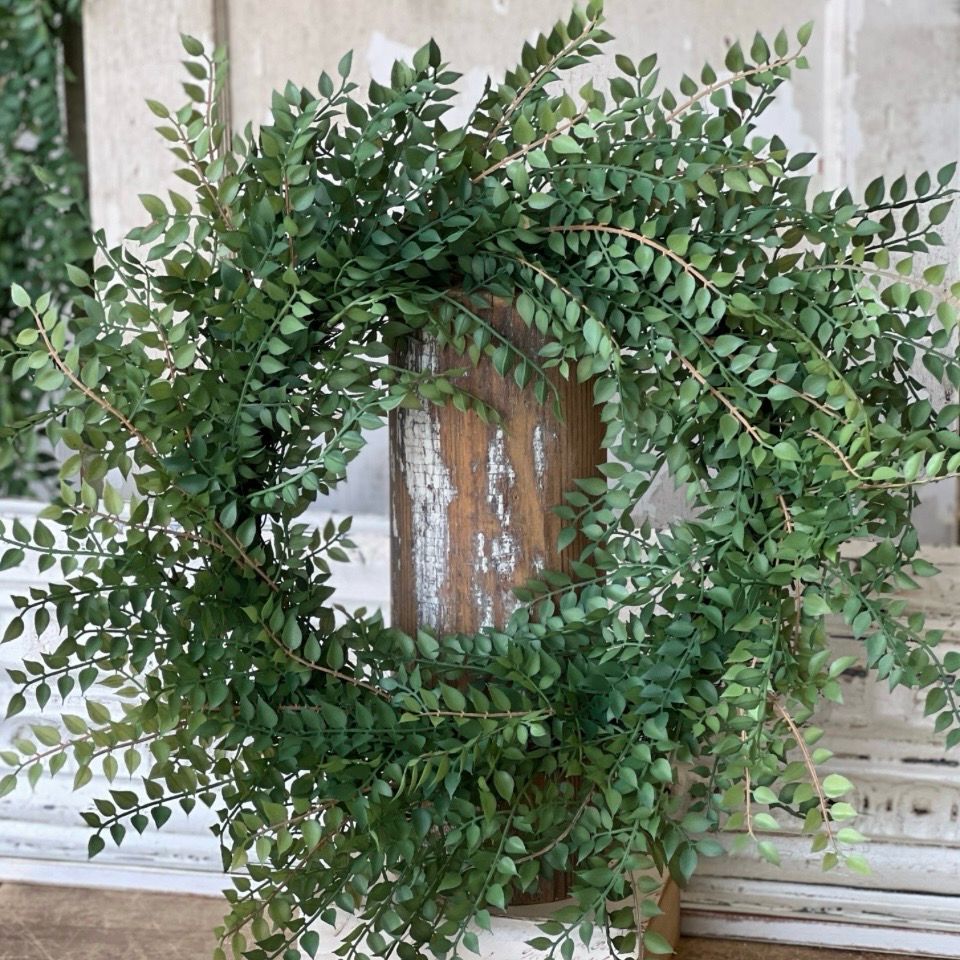 Lan 26" Wood Thrush Leaves Wreath