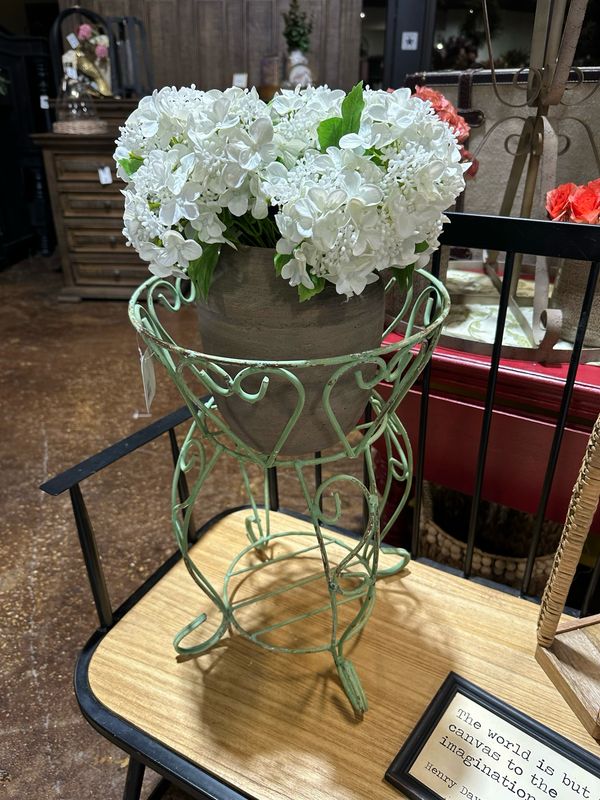 CMA Heart Plant Stand Gr 18.5x12