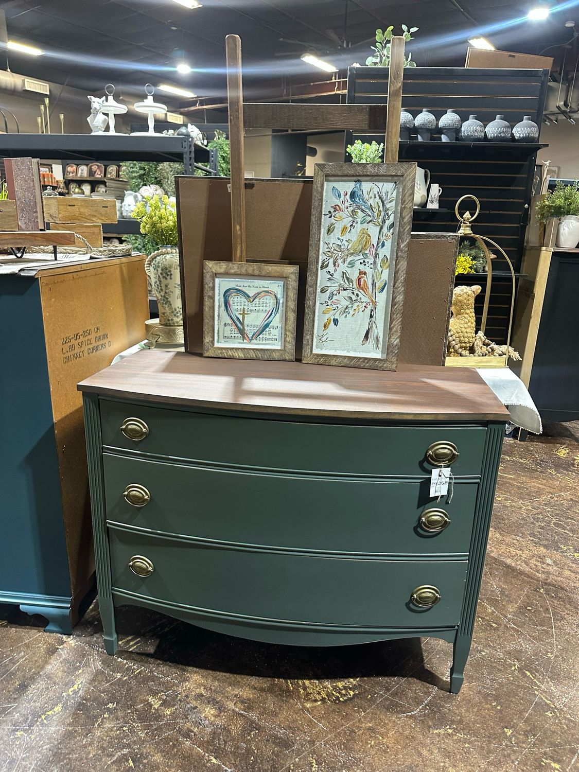 VV Acadia Sm Chest 44.5x20.5x35