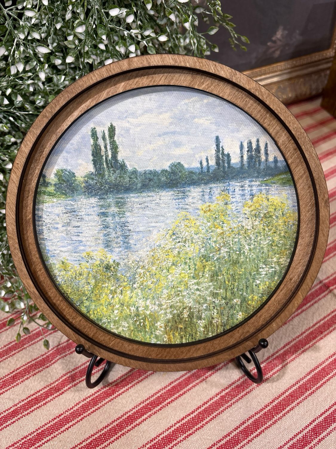 Red 8" R Monet River