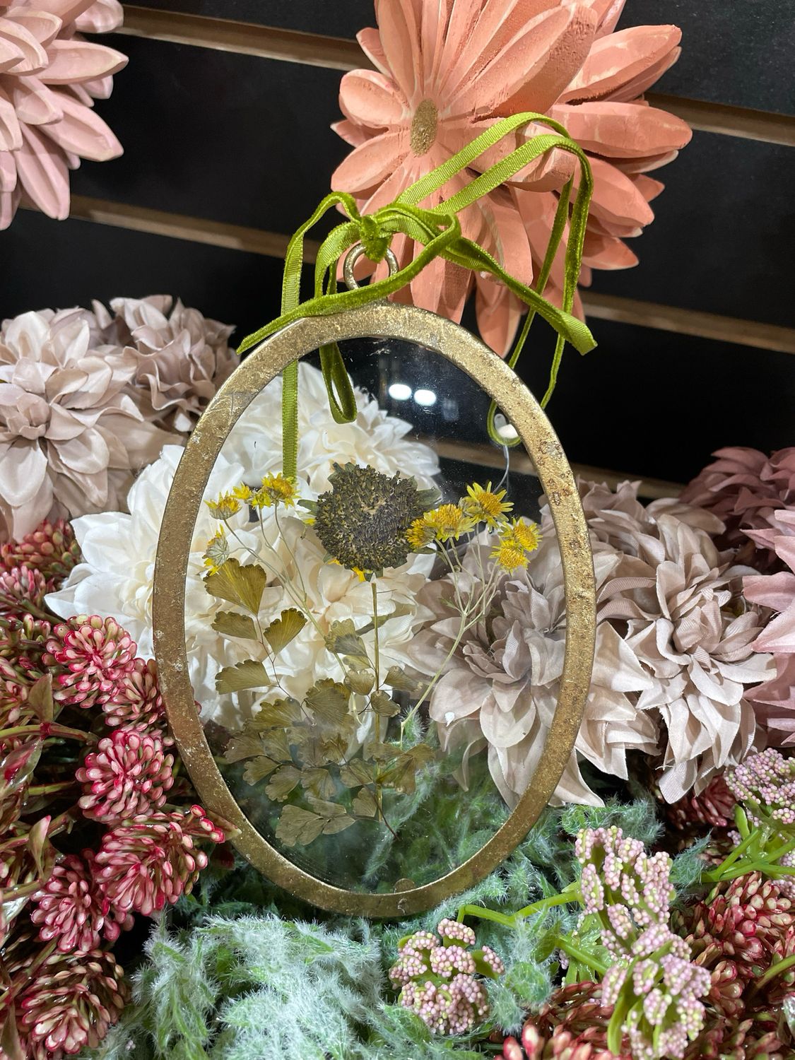 Lan 6.75" Oval Meadow Mementos #2