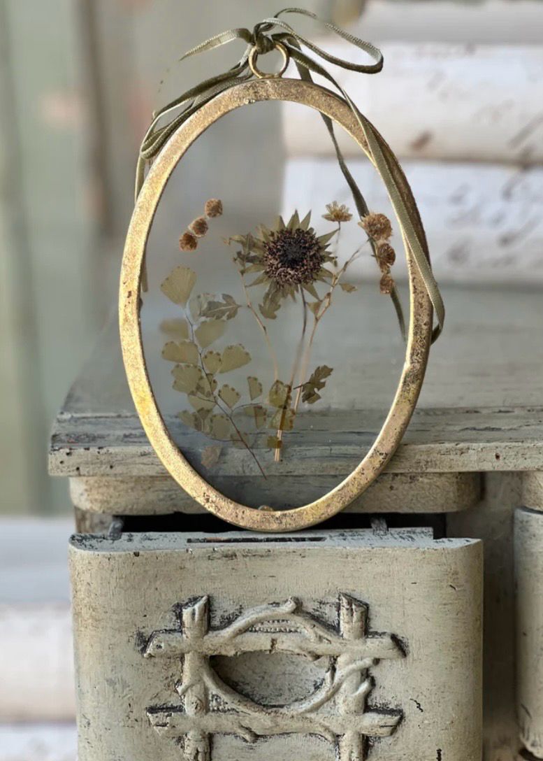 Lan 6.75" Oval Meadow Mementos #2