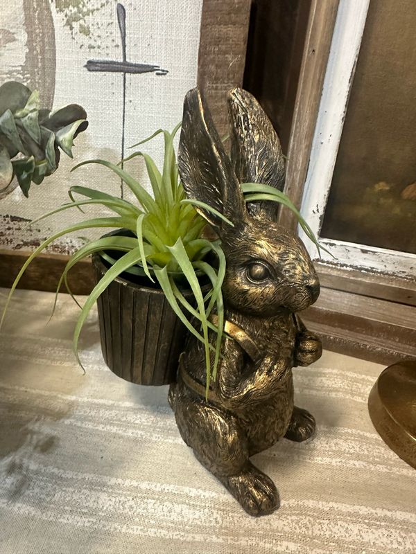 ARL8" Back Basket Antique Gold Bunny