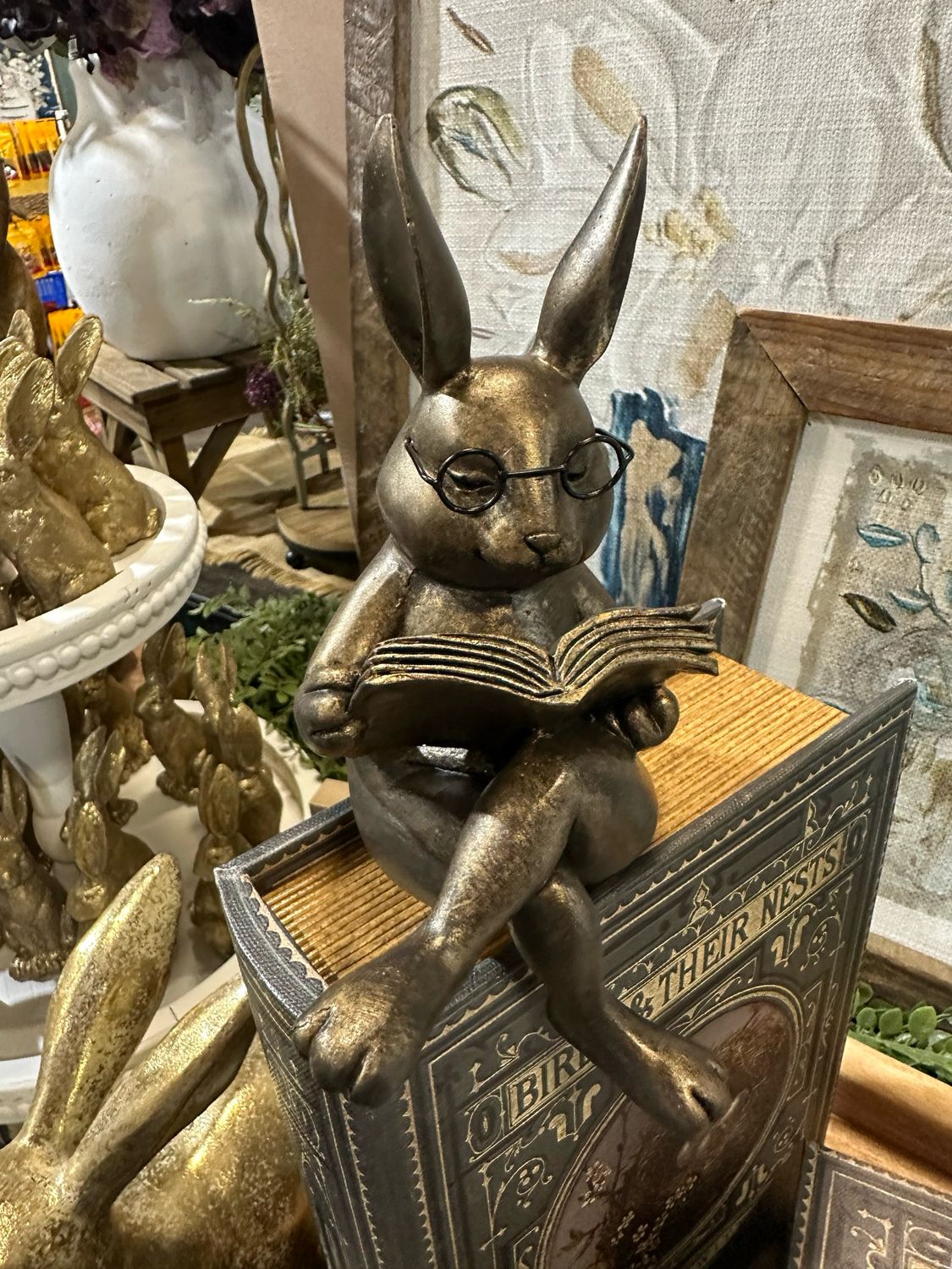 ARL 6.75" Rabbit Reading Antique Gold