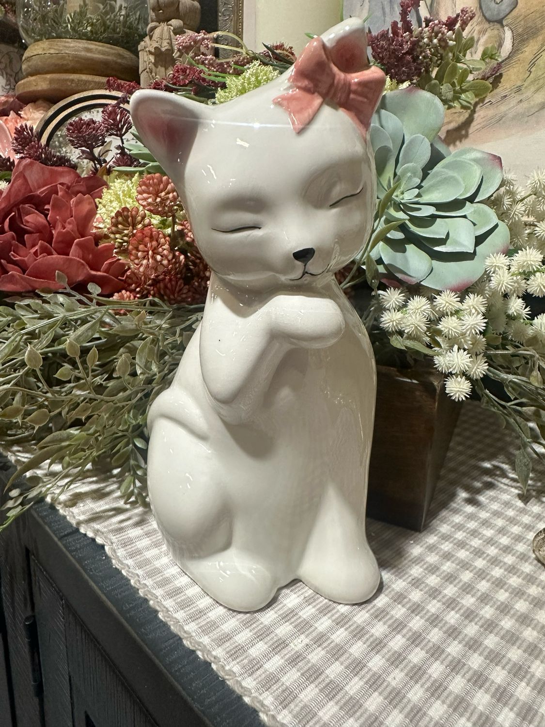 WTC Porcelain Coquette Cat 8x3.5