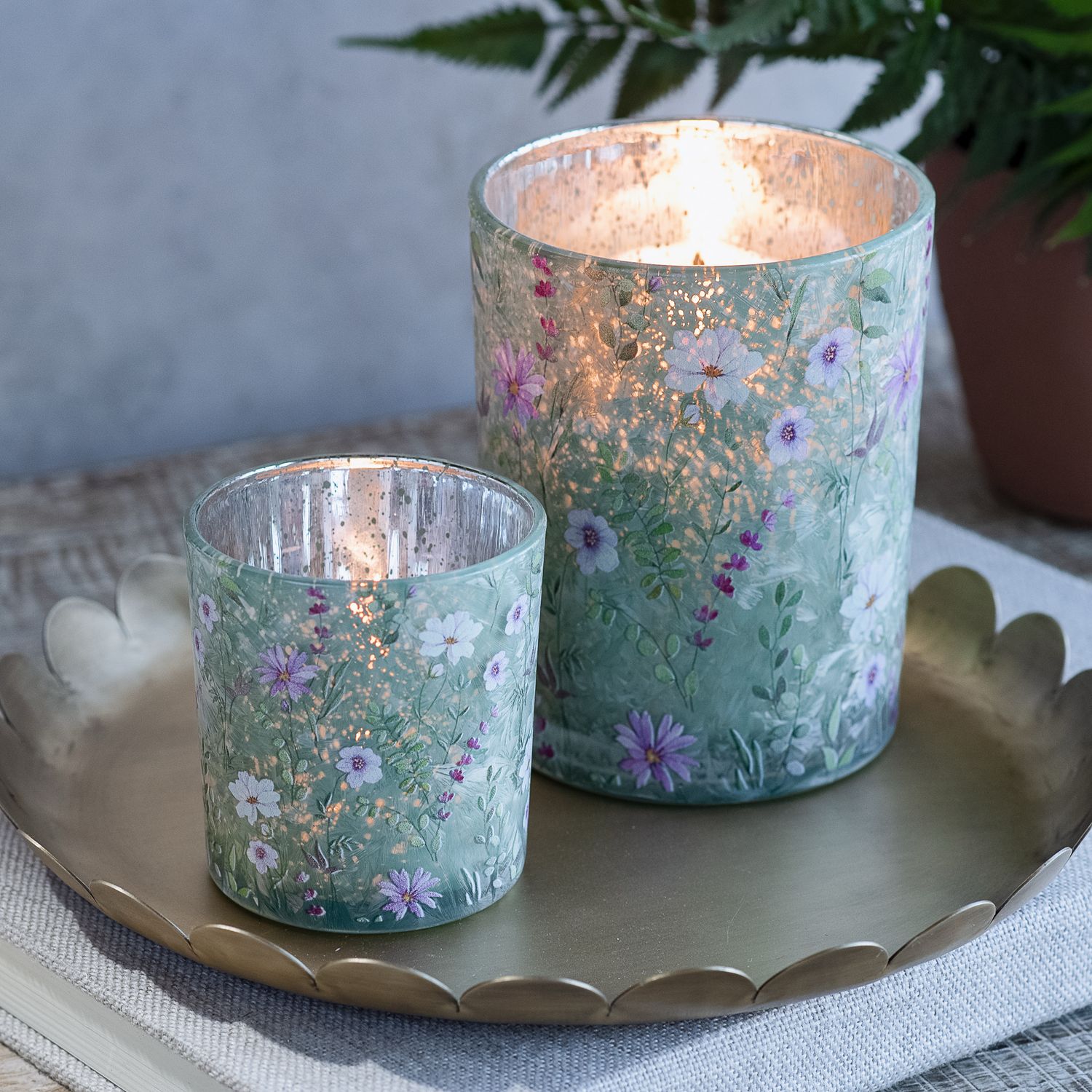 PDG Grn Floral Candle 3x3
