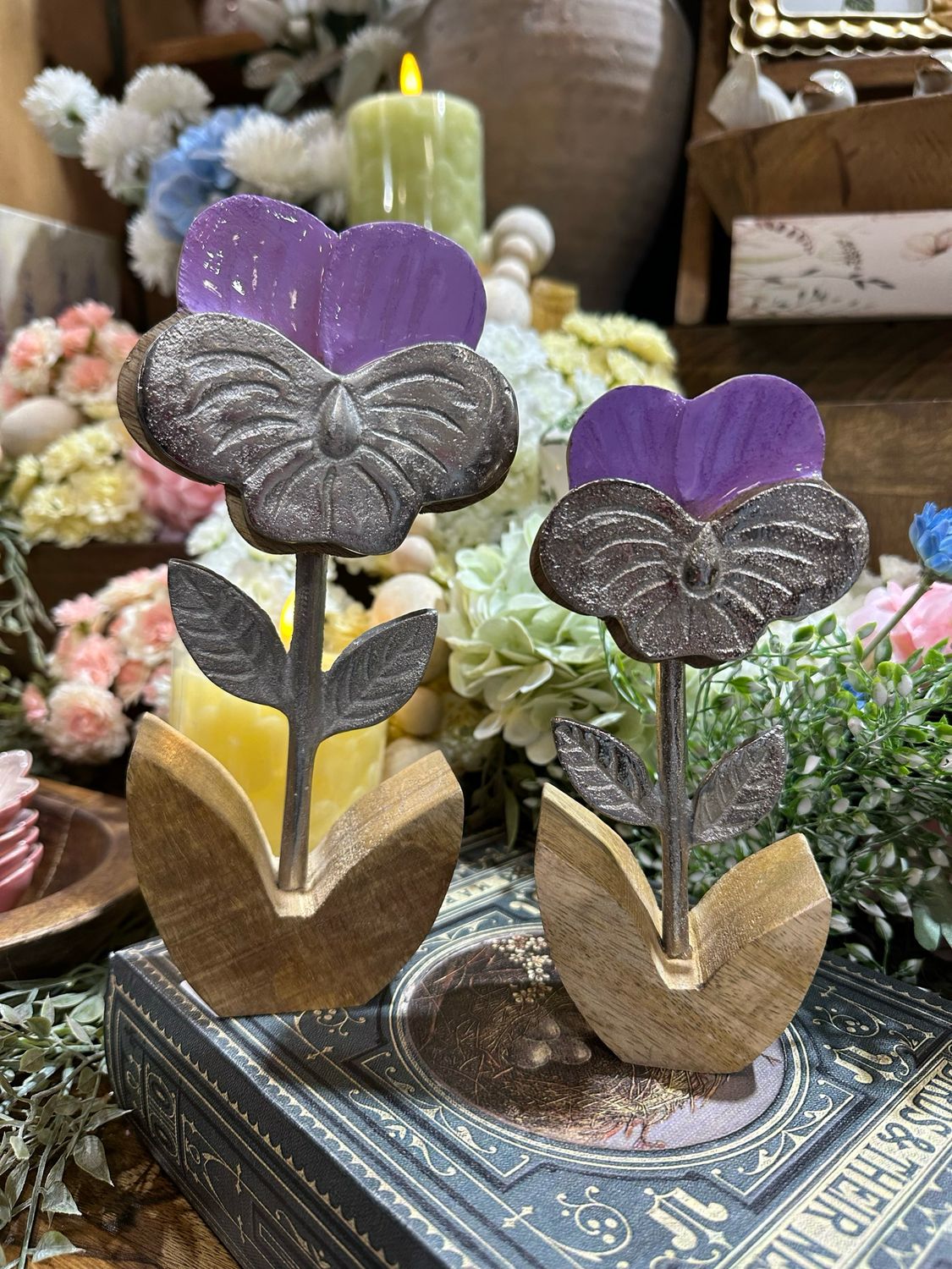 WTC Lg Violet Daisy Wood &amp; Metal Flower 8"
