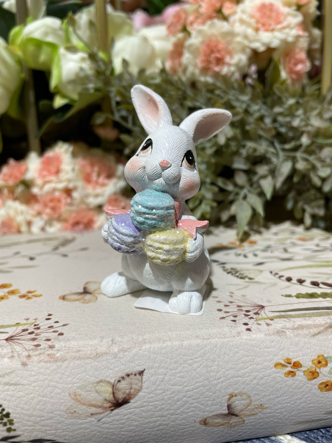 Han Pink Bow Bunny w Macaron 3"