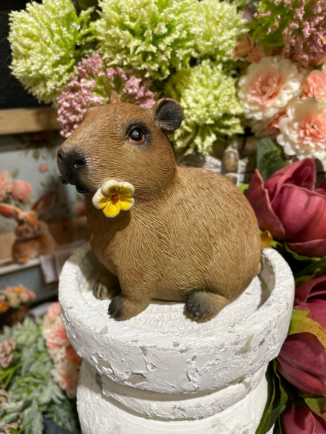 Han Yel Flower Capybara 4.25x4.25