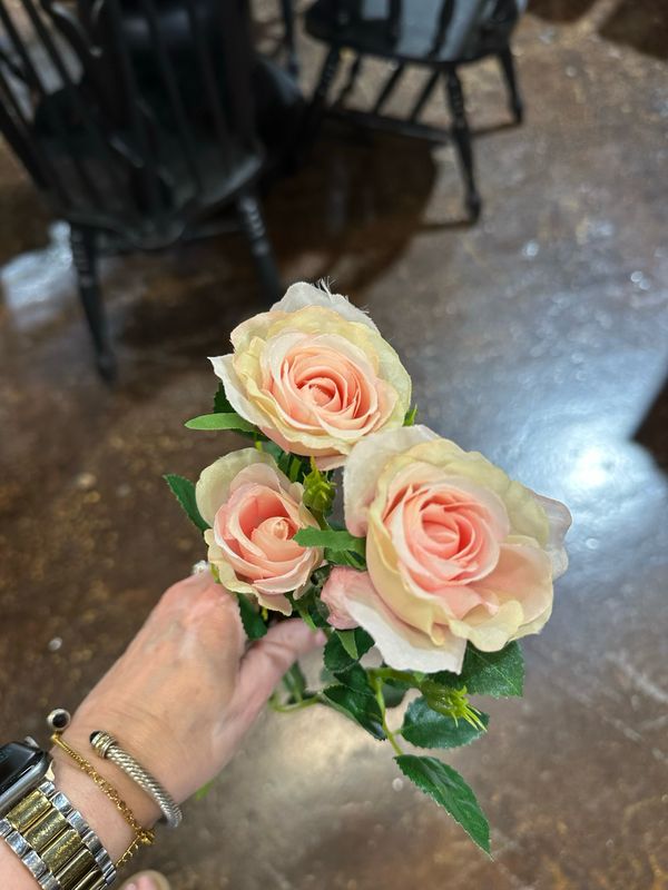Aud Lt Pink Mini Rose 20"