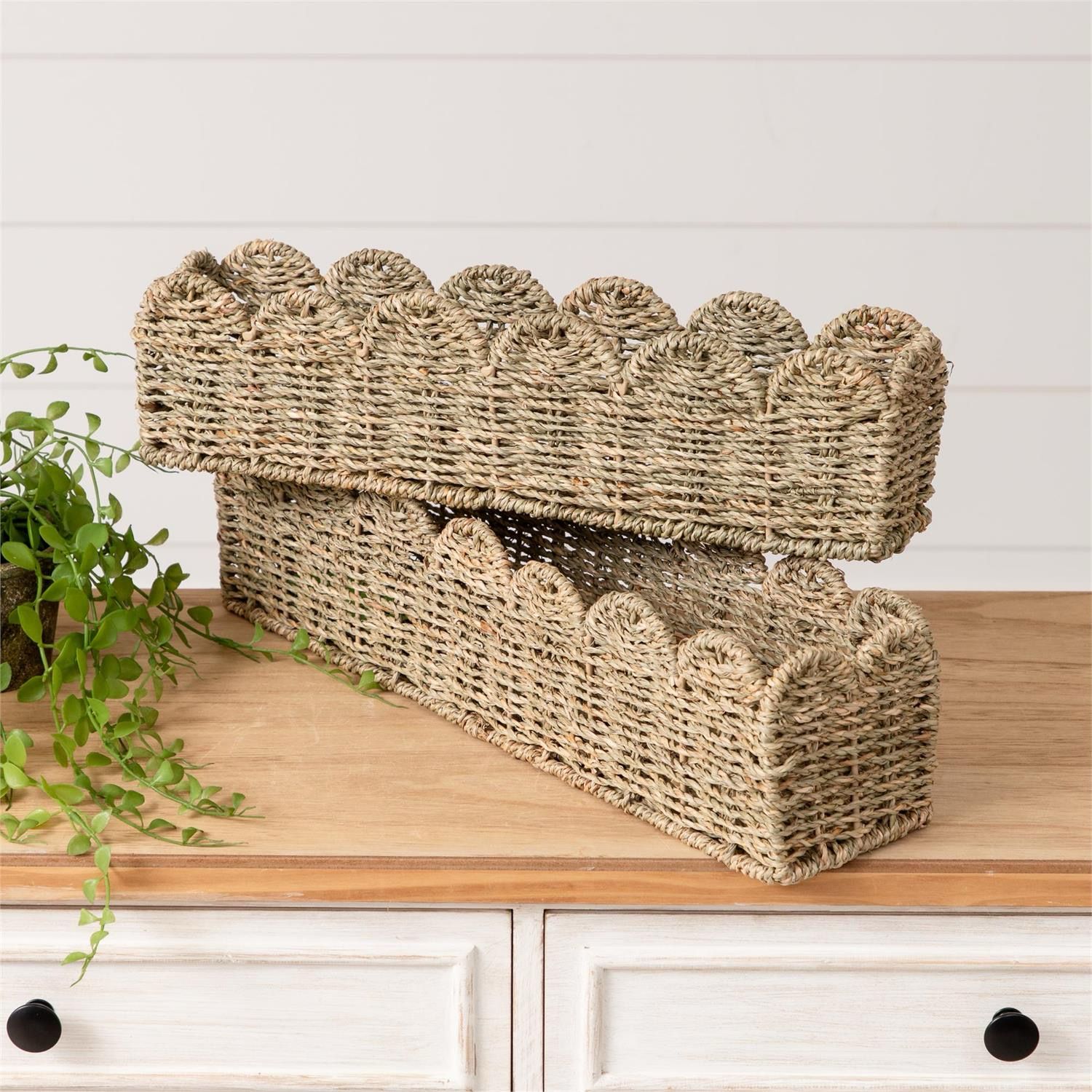 Aud Lg Scalloped Edge Seagrass Basket 20.5x6x5.25