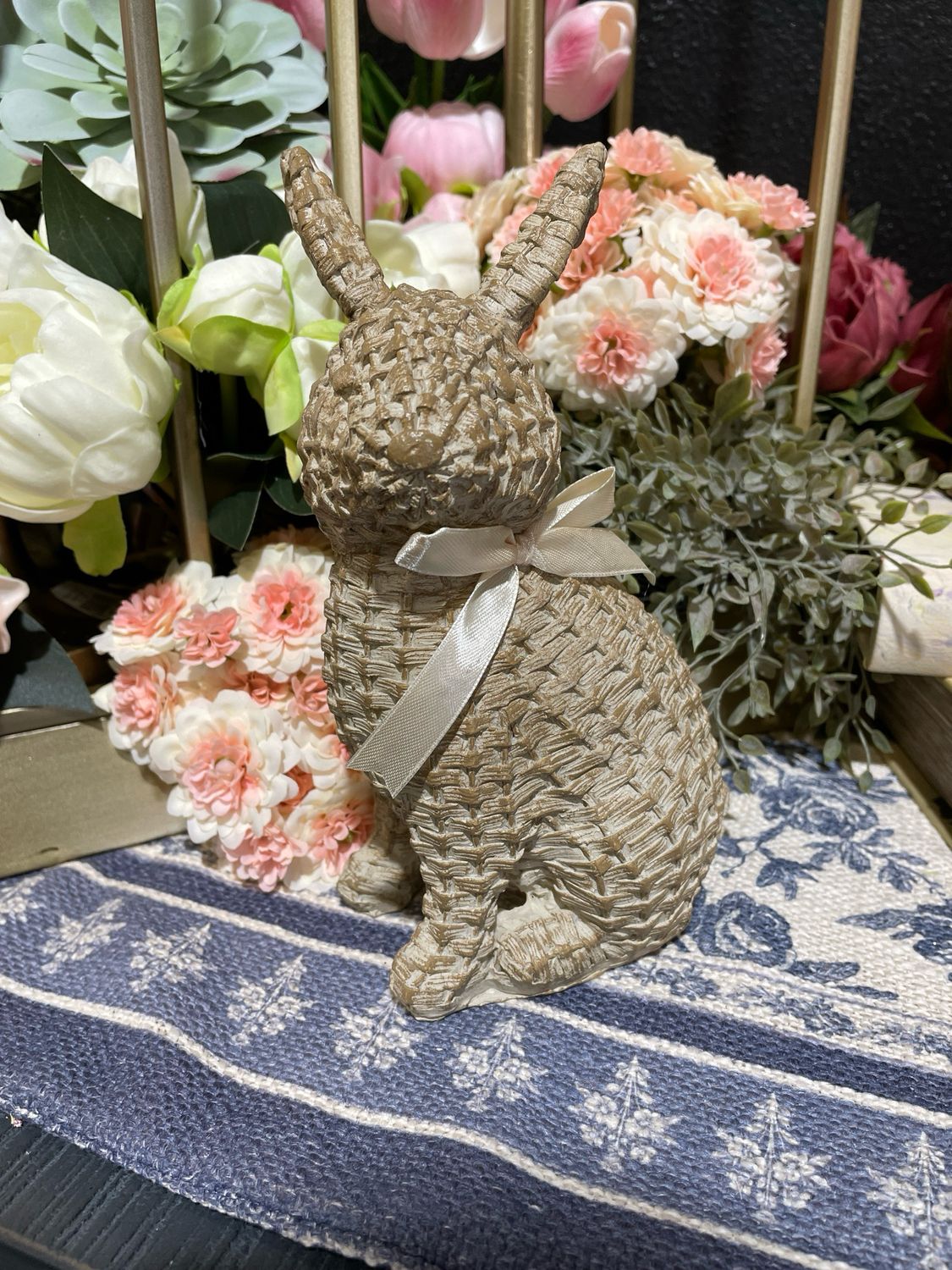 Reg Up Resin Basket Weave Bunny 7.5"