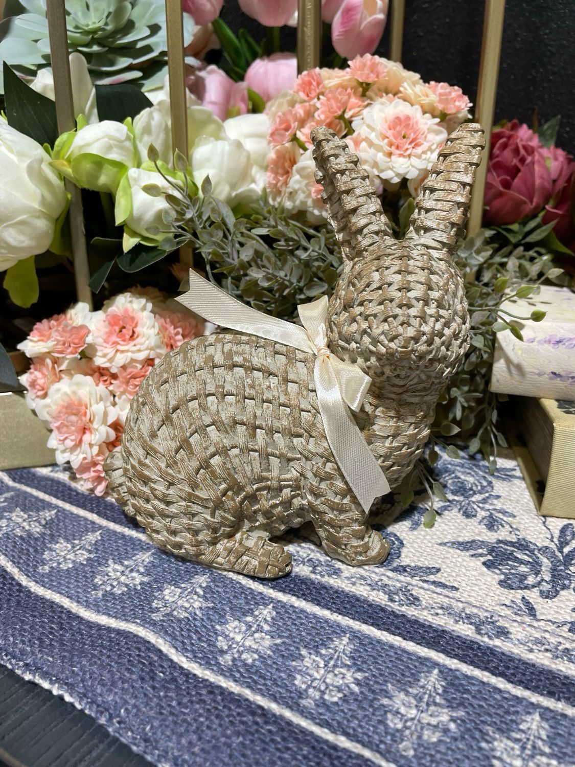 Reg Down Resin Basket Weave Bunny 6.5"