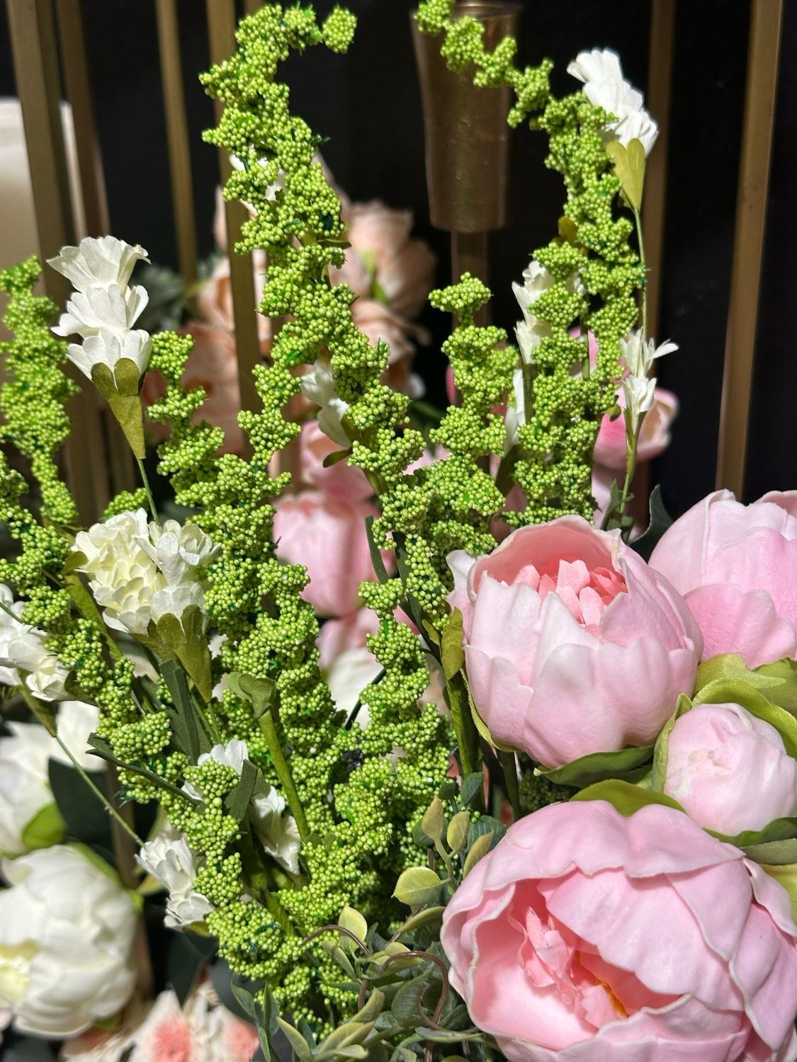 Reg White Clover Berry Bush 23"