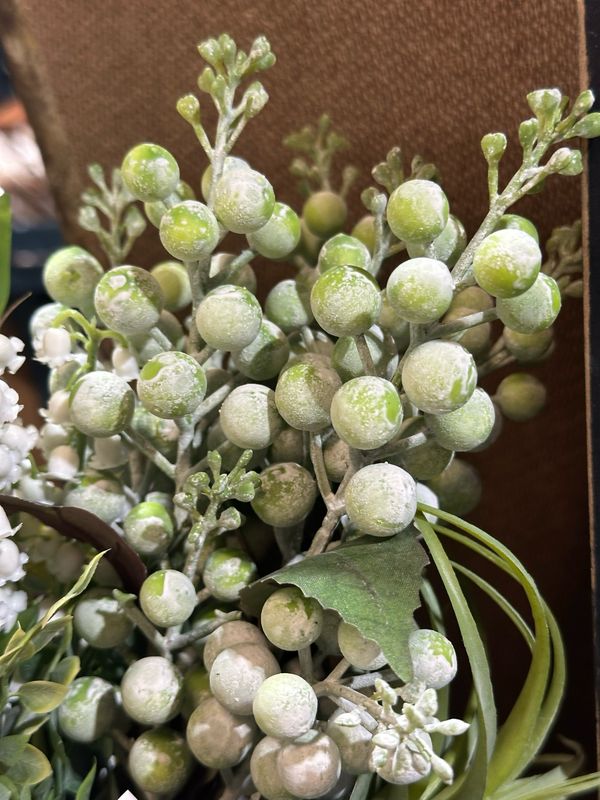 Reg Green Wild Berry Bundle 18"