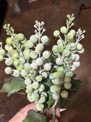 Reg Green Wild Berry Bundle 18"