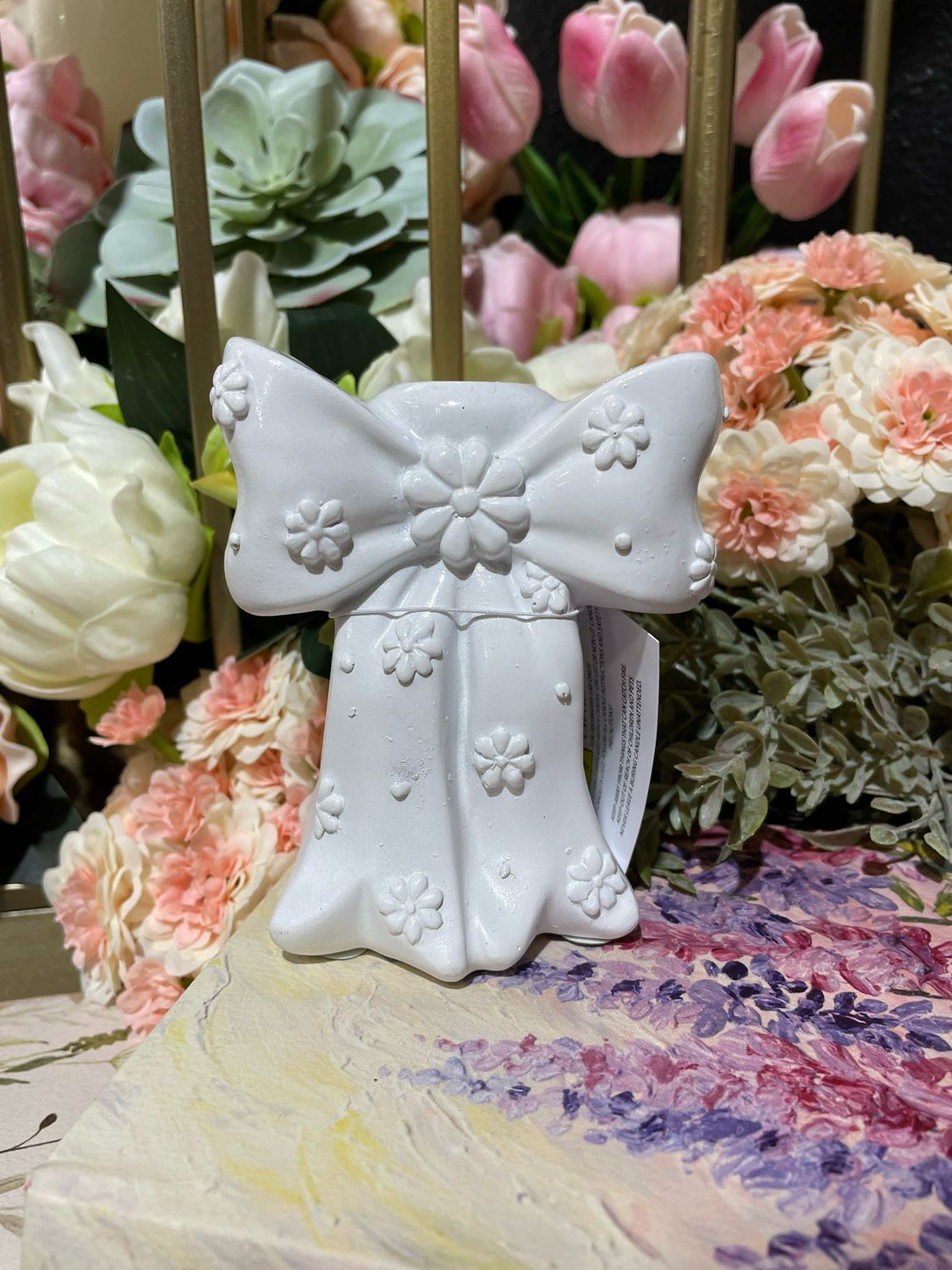 Reg White Bowtie Taper Candle Holder 4.5"