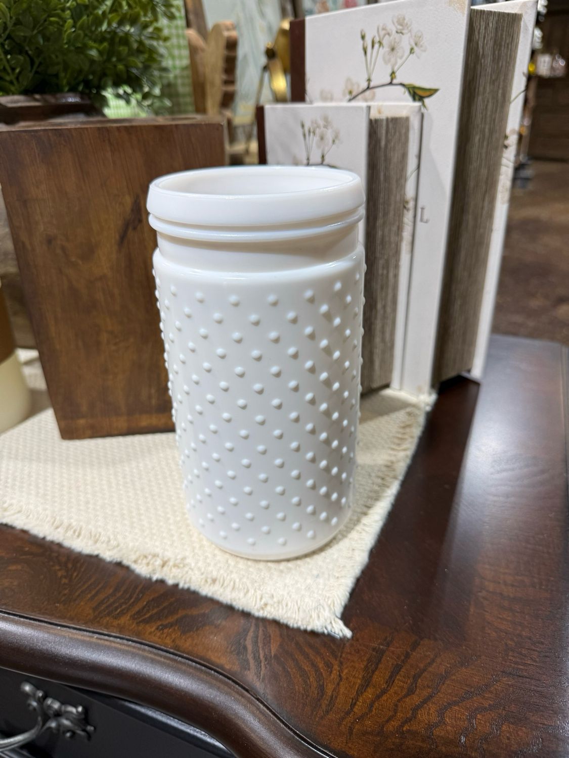 ACC Hobnail Wh 4x7.5