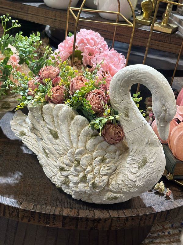 Fan Head Down Swan Planter 18.5x9.5x15