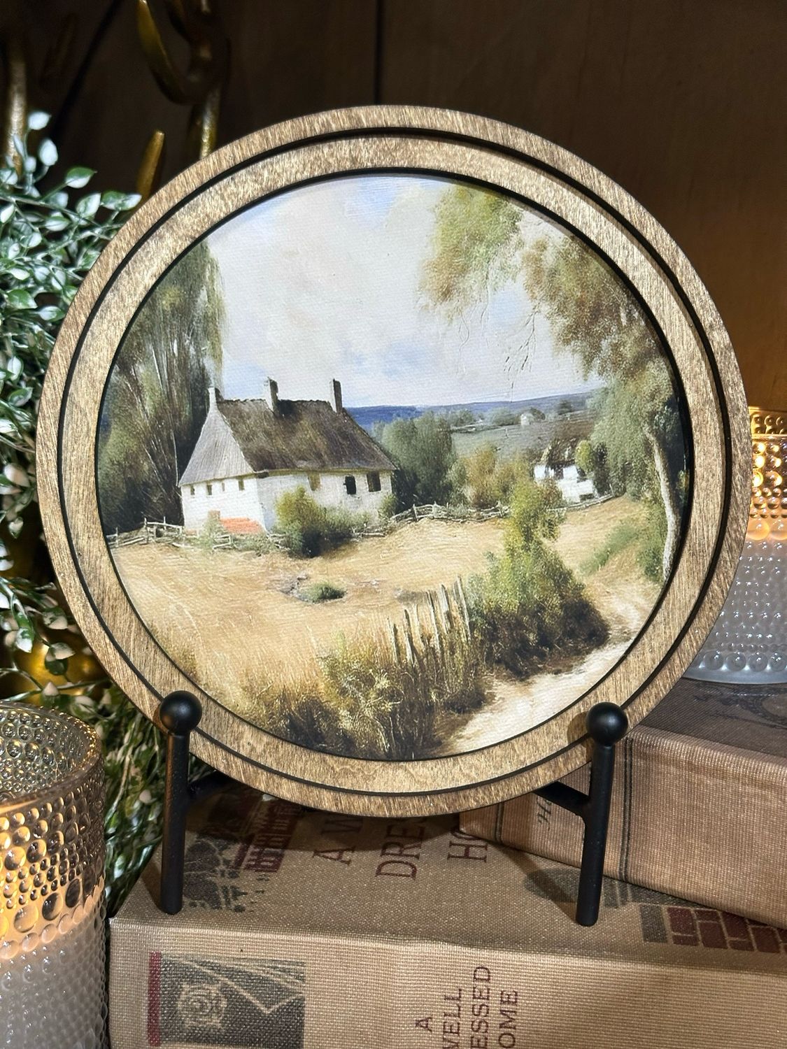 Red 8" R Wh Cottage Art